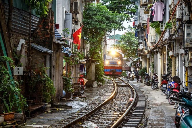 10 Day Vietnam Travel (Hanoi-Ha Long-Ninh Binh-Sapa-Da Nang-HCM) - Day 2: Hoa Lu, Tam Coc, and the Mua Cave climb