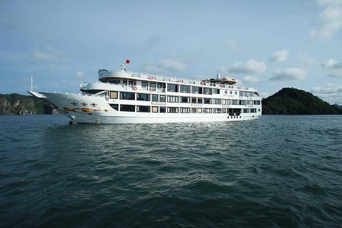 12-Day Epic Vietnam Group Tour: Hanoi, Halong Bay & Beyond - The road to Hoi An includes Hai Van Pass