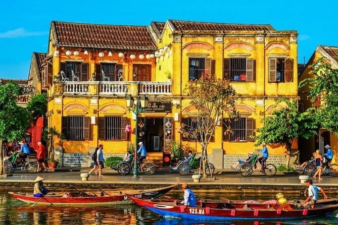 12-Day Epic Vietnam Group Tour: Hanoi, Halong Bay & Beyond - Ha Long Bay works best as an overnight cruise