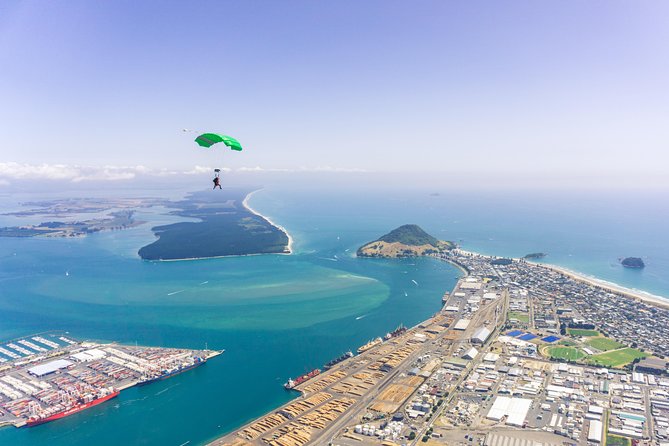 15,000ft Tandem Skydive in Bay of Plenty - Key points at a glance