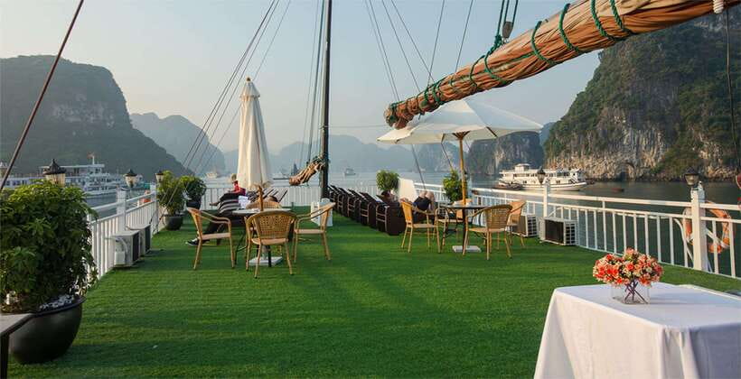 2-Day 1-Night Cruise:Visit Bai Tu Long Bay_ Less Touristic - Why Bai Tu Long Bay changes the cruise