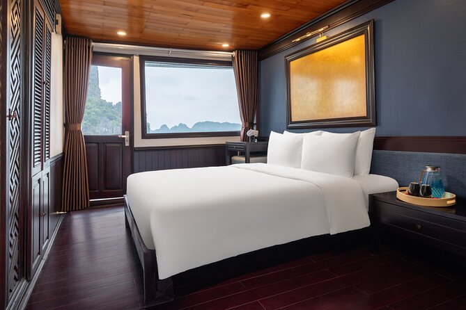 2-Day Boutique Cruise Discover Hidden Gems of Bai Tu Long Bay - The return route and lunch onboard