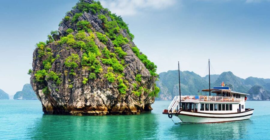 2-Day Ha Long Bay Cruise with Activities - Morning pickup and the route from Cat Ba