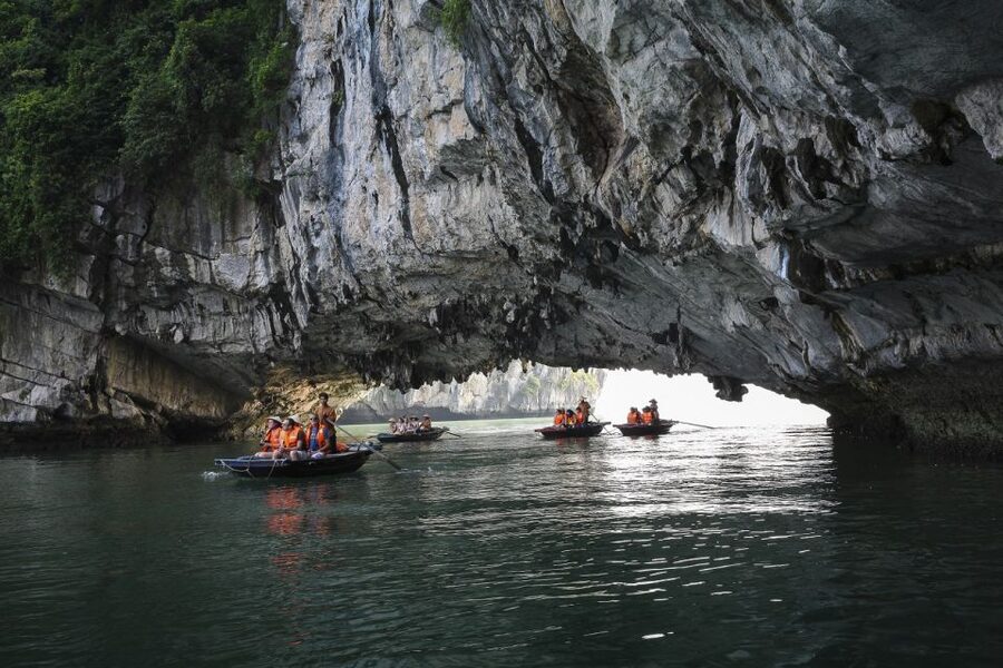 2-Day Ha Noi - Ninh Binh - Ha Long Bay Highlights Tour - Ha Long Bay begins with a full day on the water