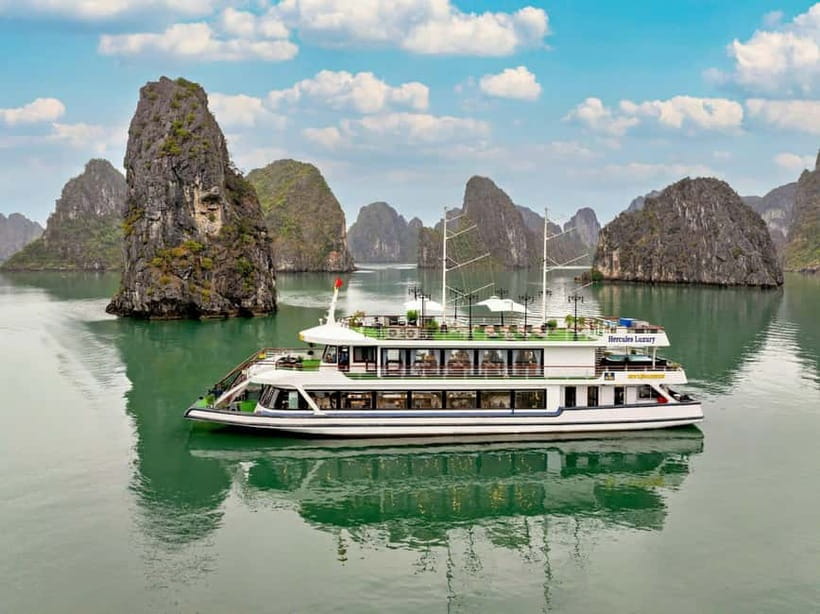 2-Day: Hanoi - Ninh Binh - Halong Bay Luxury Cruise - Day one: Hanoi to Hoa Lu and the old royal capital