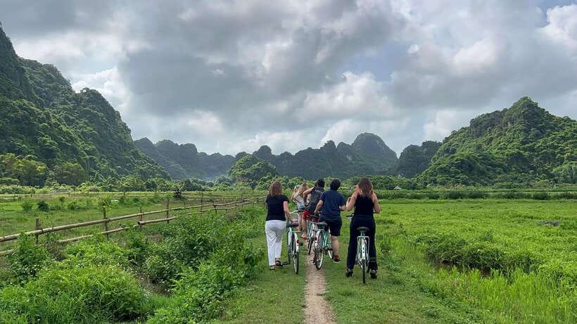 2-Day Lan Ha and Cat Ba Cruise Tour By 3 Star Cruise Ship - Lan Ha Bay and Ha Long Bay from the water