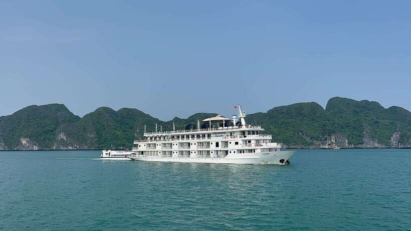 2-Day Lan Ha and Cat Ba Cruise Tour By 3 Star Cruise Ship - The 07:30 pickup from Hanoi Old Quarter