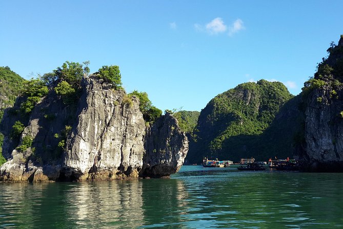 2-day Luxury Halong Bay cruise from Hanoi - Dark and Bright Cave in about 45 minutes