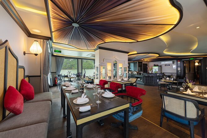 2-Day Melody Cruise: Explore Halong and Lan Ha Bay from Hanoi - Lunch and the first views from the fourth deck