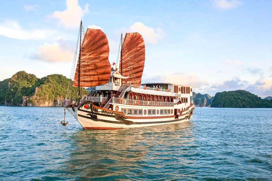 2-Day Royal Palace Ha Long Bay & Ti Top Island Cruise - Lunch among Ha Long Bay’s limestone karsts