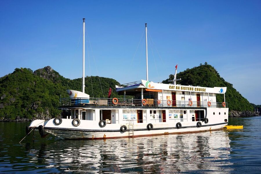 2-Day Traditional Cruise to Lan Ha Bay & Cat Ba Island - A swim stop away from the busiest routes