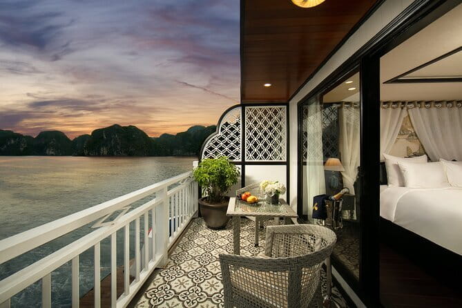 2 Days 1 Night Luxury Cruise Travel in Ha Long Bay - Why two days works better than a rushed bay visit