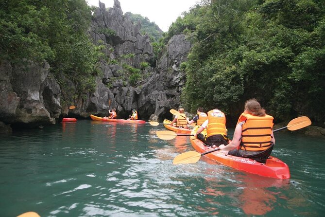2 Days 1 Night Overnight on Cruise in Halong Bay - Kayaking or a bamboo boat near local life