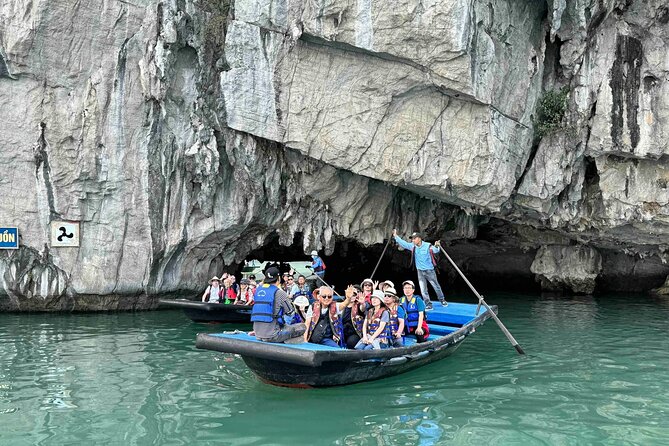2 Days 1 Night Overnight on Cruise in Halong Bay - Surprising Cave on the second morning