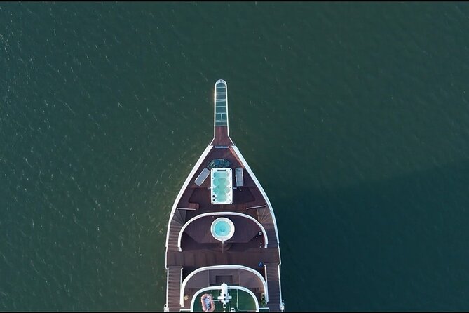 2 Days Cruise Tour in Halong Bay from Hanoi - Boarding the Oasis Cruise and settling into your cabin