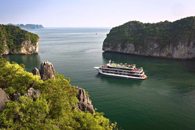 2 Days Era Cruise in Halong Bay and Lan Ha Bay from Hanoi - Caves, beaches, and the wider bay program