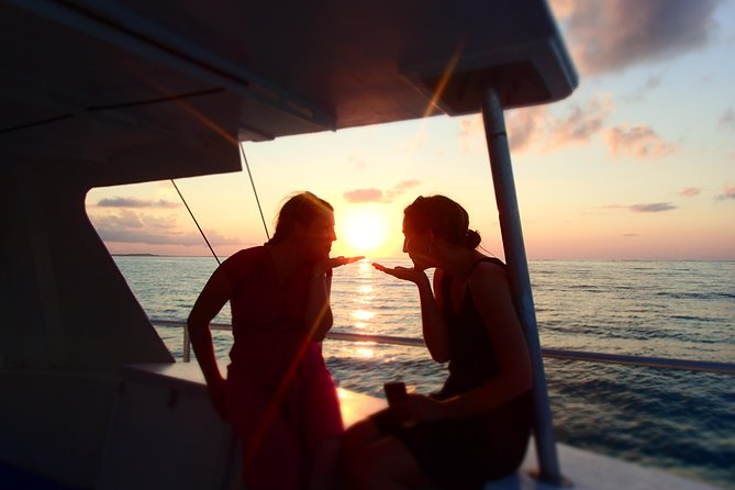 2 Hour Champagne Sunset Cruise from Grace Bay, Providenciales (Adult Only) - Who Will Enjoy This Cruise Most