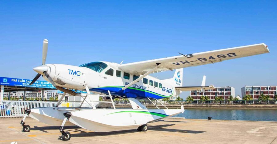25 minutes sightseeing flight in Halong Bay by Seaplane - Key points to know before you book