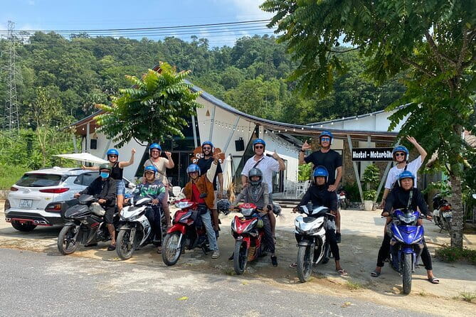 2D1N Bai Tu Long Bay cruises - Day one: cruising toward the bay activities