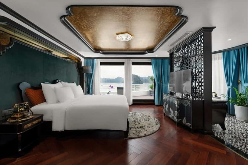 2D1N Halong Bay 6-Star Cruise: Fine Dining, Cave & Kayaking - Luon Cave by kayak or bamboo boat