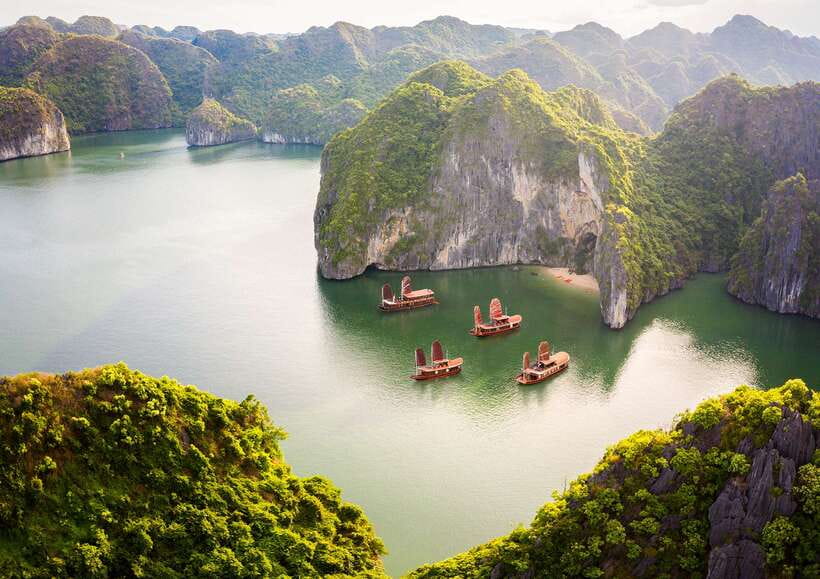 2Days Tour : Lan Ha Bay - Cat Ba Island - Caves - Kayaking - Kayaking through K.A. Cave and Bats Cave
