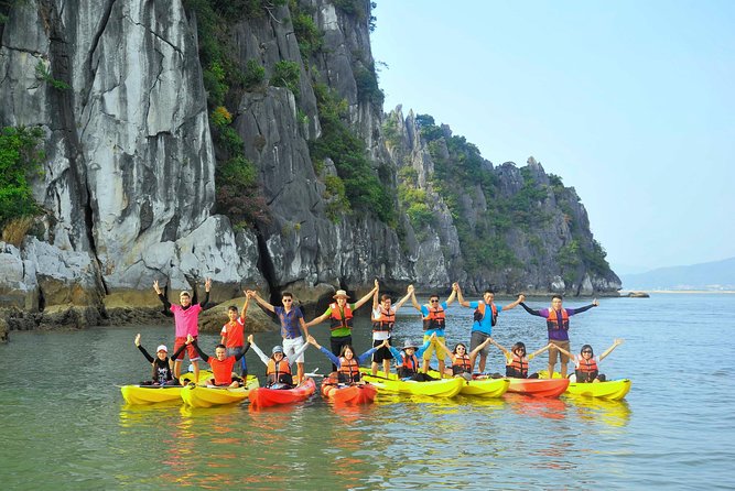 3-Day Ha Long Bay - Lan Ha Bay - Cat Ba Island Tour with Cruise and Kayaking - Day two, cycling through Viet Hai Village