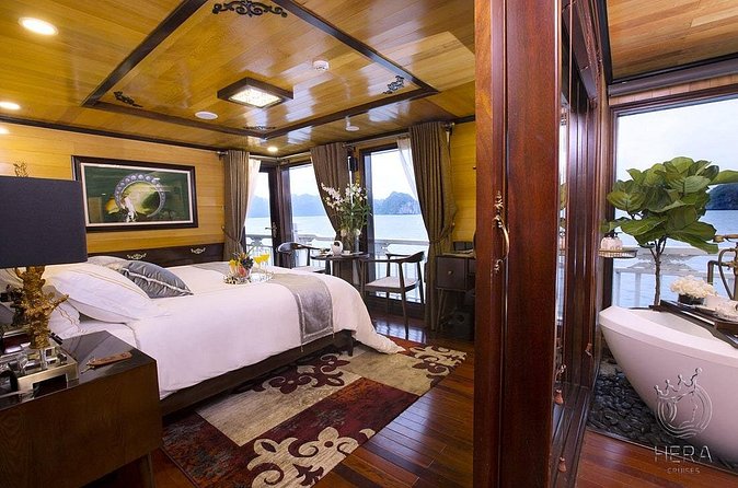 3-Day Hera Cruise Tour in Halong Bay from Hanoi - Cabins, meals, and onboard service