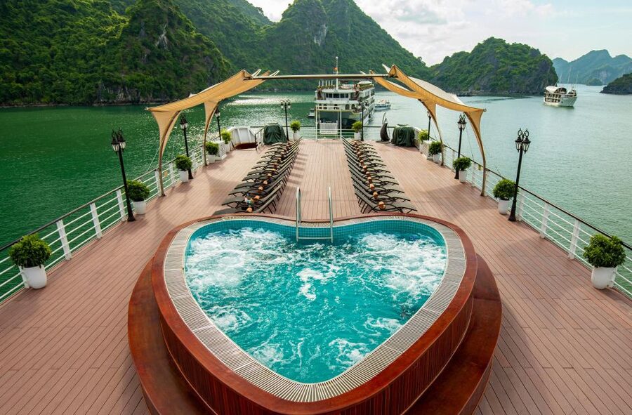 3-Day Lan Ha Bay & Viet Hai 5★ Cruise + Free Hanoi Pickup - Day 2: cycling through Viet Hai Village