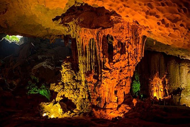 3-Day Luxury Bai Tu Long Bay Cruise on the Dragon Pearl Junk Boat - The cave dinner and what to expect