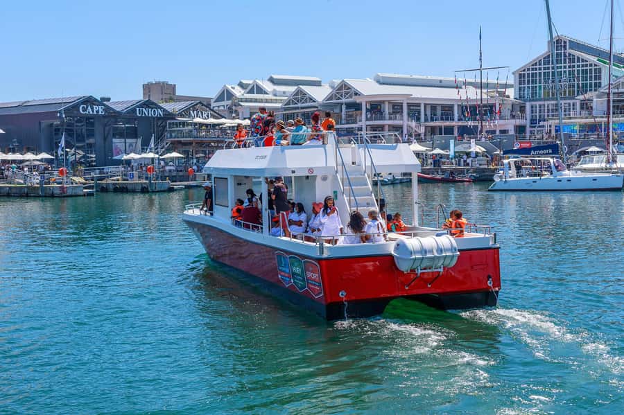 30min V&A Waterfront Harbour Cruise Cape Town - The 30-minute route through the V&A Waterfront