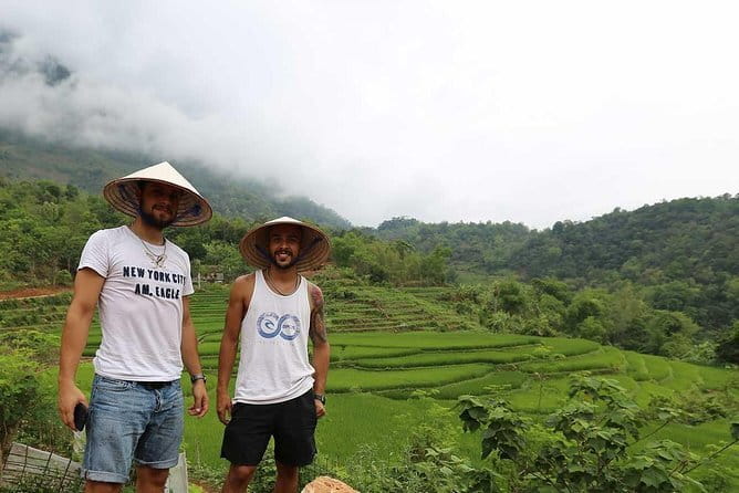 3Day Kayak & Trek to Ha Long Bay and Tamcoc (the 2nd day private) - Mua Cave and the old capital at Hoa Lu