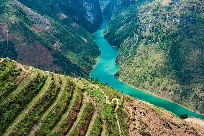 3Day Kayak & Trek to Ha Long Bay and Tamcoc (the 2nd day private) - Guides, meals, and the human side of the trip