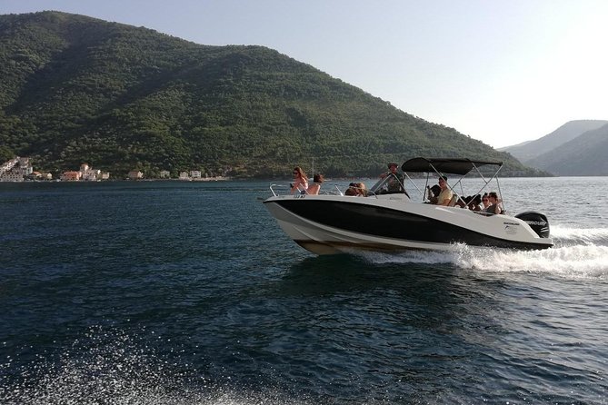 3h-Private Bout: Kotor bay and Blue Cave attraction (Free Drinks) - A private speedboat changes the pace