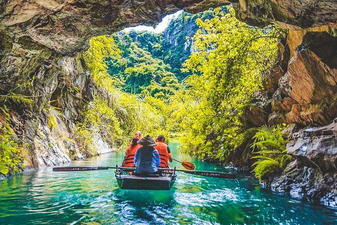 4-Day NinhBinh & Halong Bay 5 star Cruise cabin with balcony - Trang An by boat, with scenery at water level
