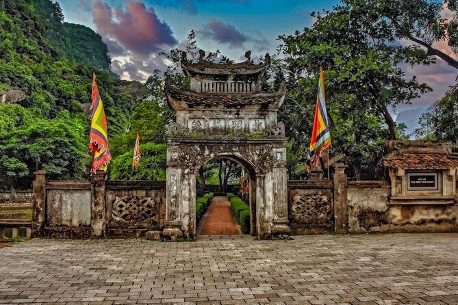 4-Day NinhBinh & Halong Bay 5 star Cruise cabin with balcony - The transfer from Ninh Binh to Halong Bay
