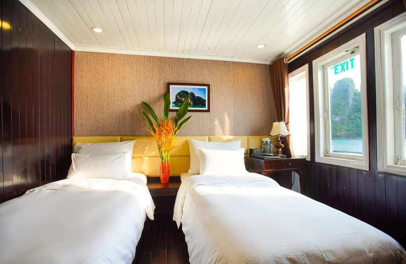 4-star Halong Paloma Cruise 2D1N Trip - Tai Chi, Vung Vieng, and the pearl farm