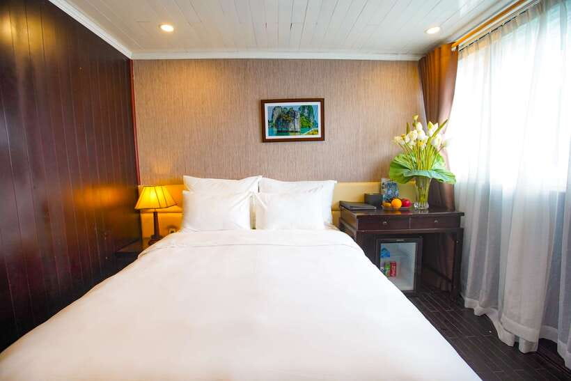 4-star Halong Paloma Cruise 2D1N Trip - Food, cabins, and service in practical terms