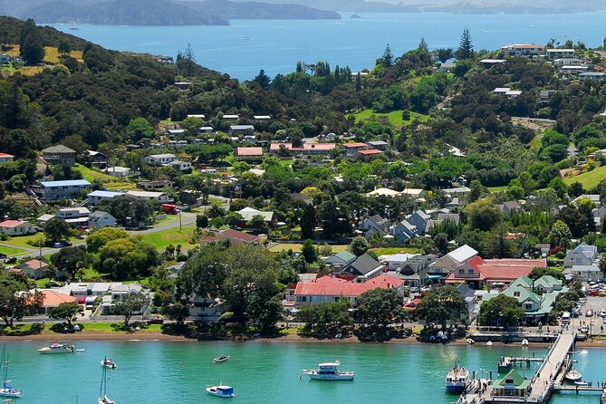 5-Day Bay of Islands, Auckland, Hobbiton, Rotorua & Waitomo Tour - Day 2: Waitangi and the journey back to Auckland