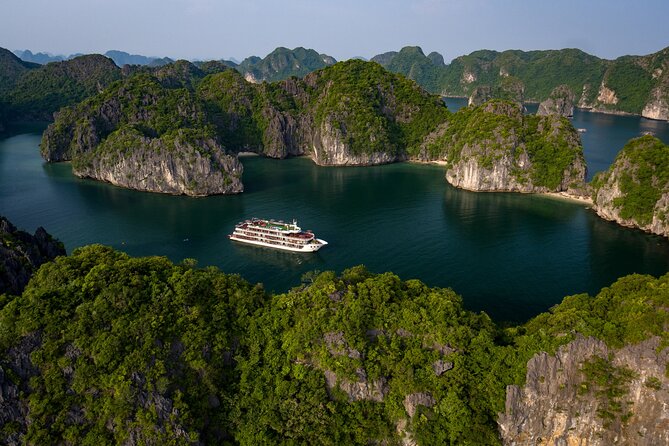 5-Day North Vietnam: Hanoi -Halong Bay -Ninh Binh-Sapa from Hanoi - Transport, hotels, and group size