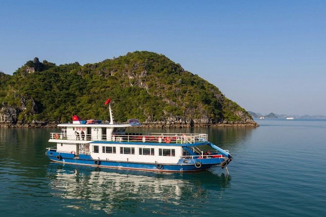 5-Star Luxury Cruise: Discover Ha Long & Lan Ha Bay from Hanoi - Lunch with wide bay views