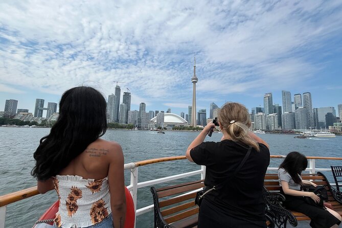 60-Minute Toronto Sightseeing Harbour Tour - What you see during the 60-minute route