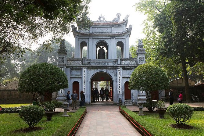 8-Day Discover Northern Vietnam Highlight: Hanoi - Ninh Binh - Sapa - Halong Bay - Ninh Binh’s temples, river, and 500-step view