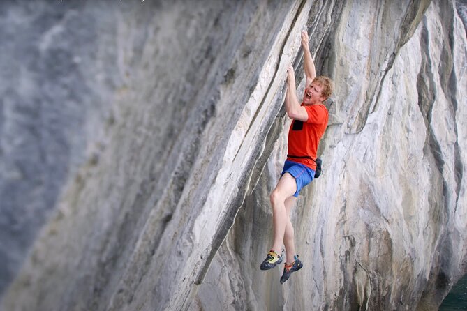 A half day deep water soloing in Lan Ha Bay - Cat Ba. - Why Lan Ha Bay makes a fine climbing ground