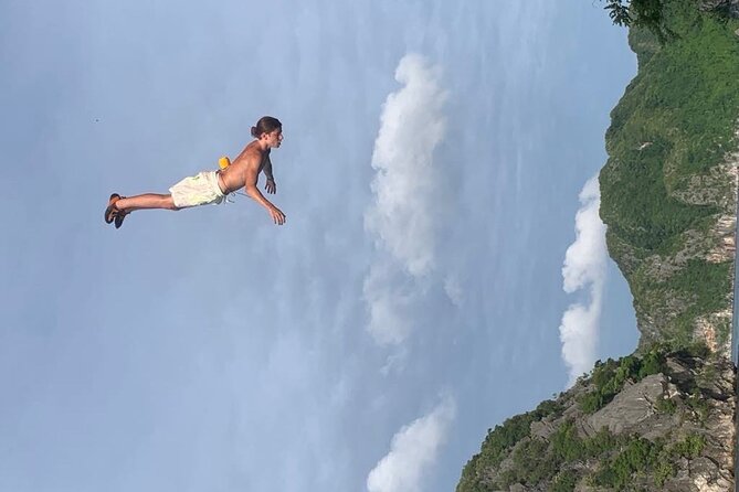 A half day deep water soloing in Lan Ha Bay - Cat Ba. - How the tide changes your day