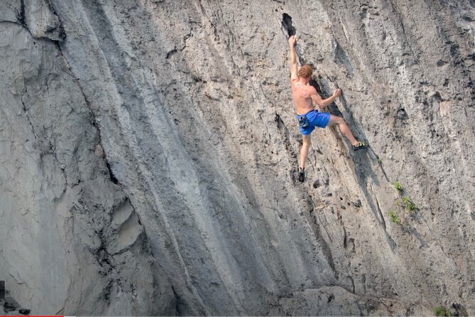 A half day deep water soloing in Lan Ha Bay - Cat Ba. - Kayaking, swimming, and the floating village