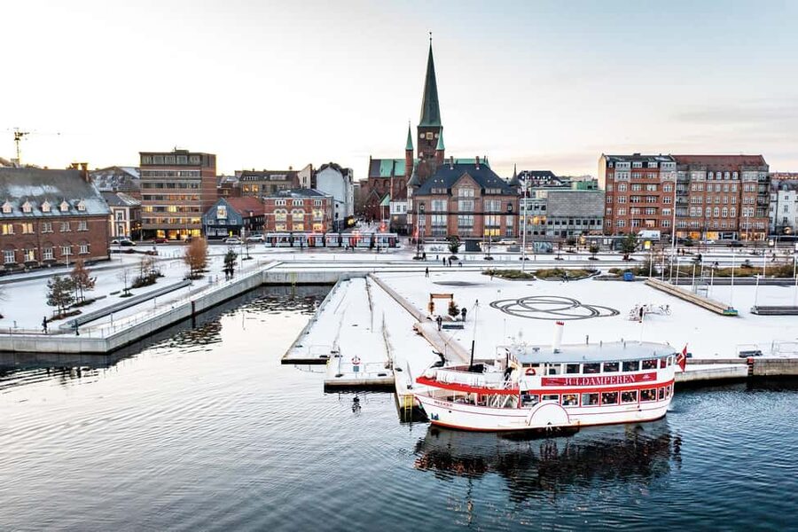Aarhus: Christmas Harbour Cruise with Local Guide - What the guide adds to the ride