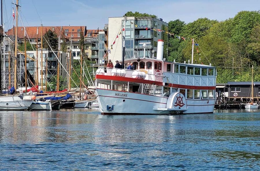 Aarhus: Harbour Cruises with local guide - Starting beside the Endless Connection fountain
