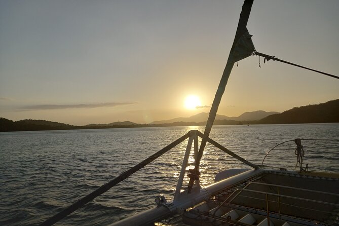 All Inclusive Sunset Panama Bay Catamaran Tour From Panama City - The Perico Island meeting point and traffic problem