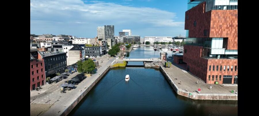 Antwerp: Private Old Harbour Boat Tour Incl. Drinks & Snacks - Who will enjoy this boat tour most?