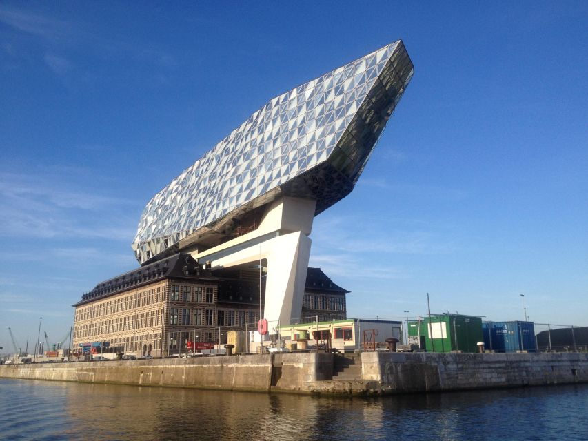 Antwerp: Private Old Harbour Boat Tour Incl. Drinks & Snacks - Drinks, snacks, and the private-group advantage